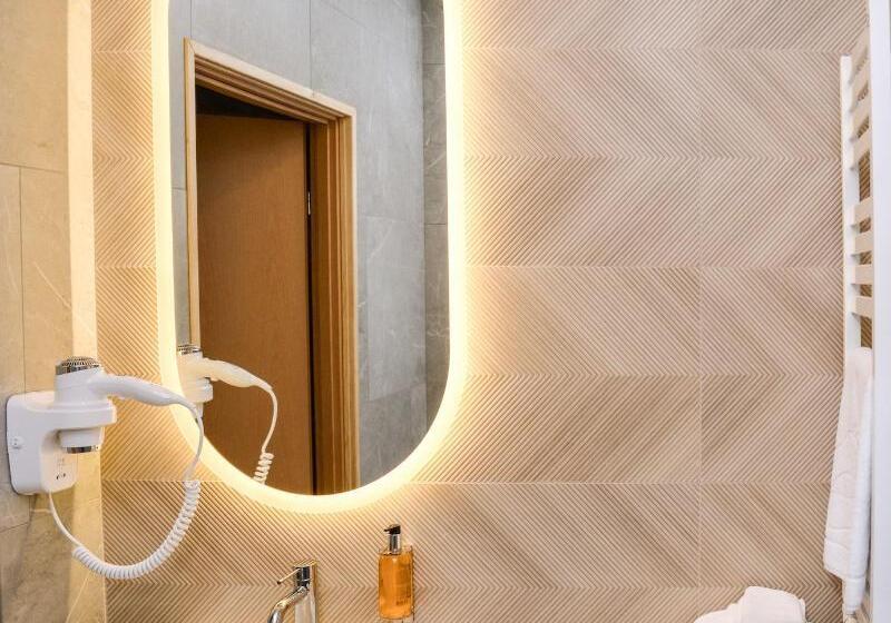 スタンダードトリプルルーム, Dwor W Tomaszowicach