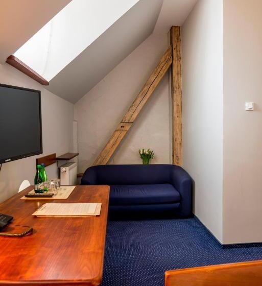 חדר סטנדרט, Dworek 1885