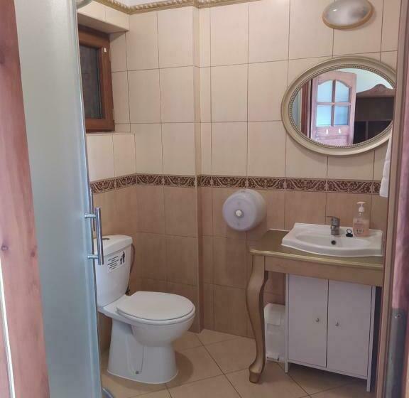 غرفة قياسية مزوَّدة بشُرفة, Dworek Bursztynowy