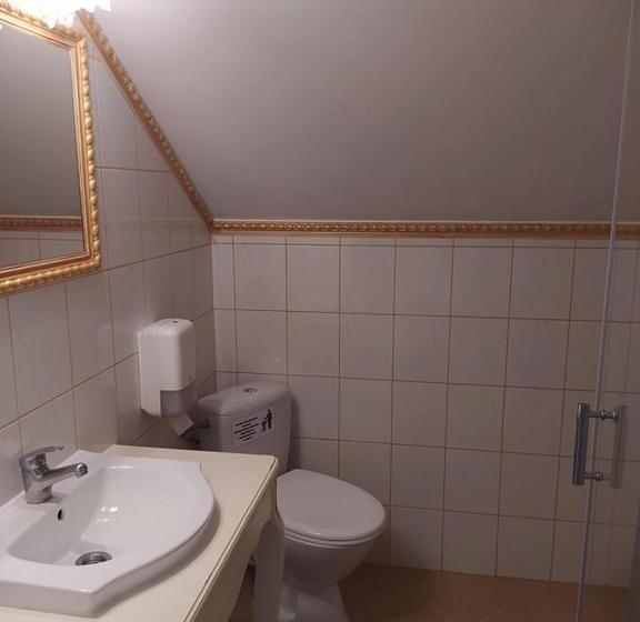 غرفة إقتصادية ثلاثية, Dworek Bursztynowy