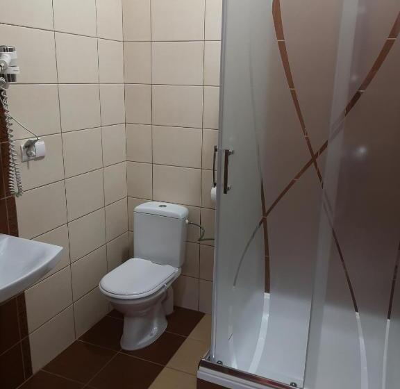 Номер Economy, Everest