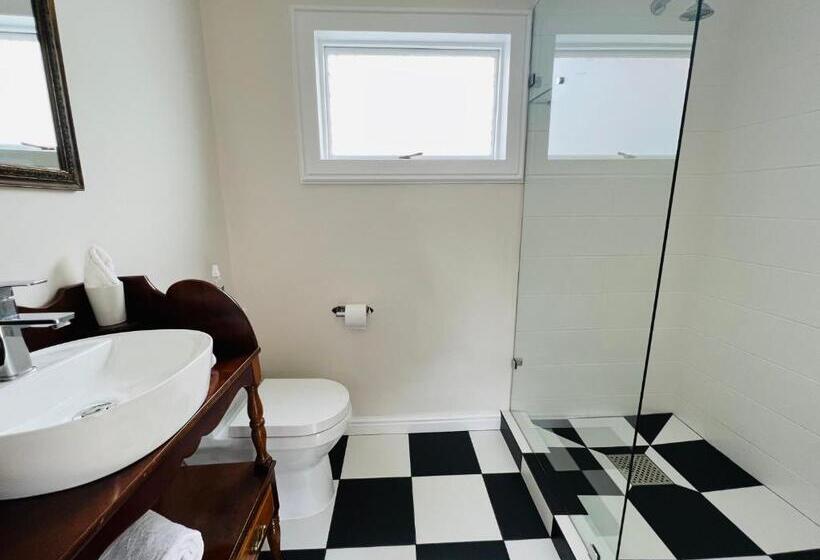 スタンダードルーム, Goblin S Creek