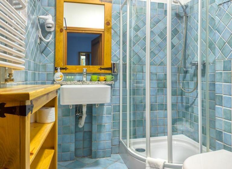 اتاق استاندارد سه نفره, Joseph Conrad Spa & Wellness