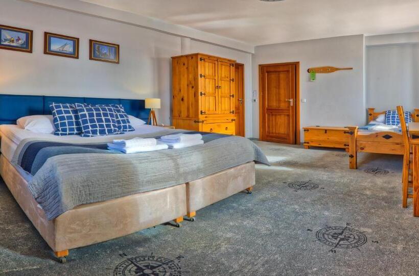 اتاق استاندارد سه نفره, Joseph Conrad Spa & Wellness