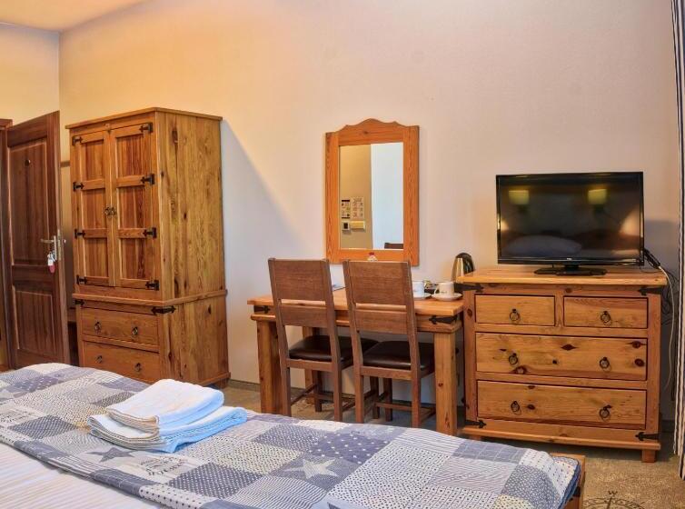 اتاق استاندارد یک نفره, Joseph Conrad Spa & Wellness