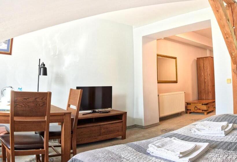 اتاق استاندارد سه نفره, Joseph Conrad Spa & Wellness