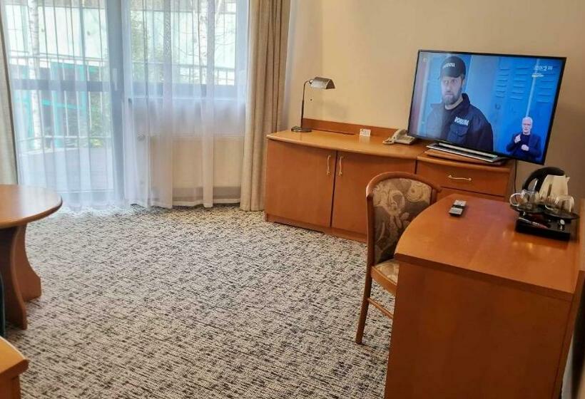 דירת חדר, Kama Park