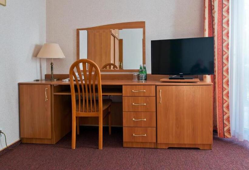 סטודיו סטנדרט עם מרפסת, Kama Park