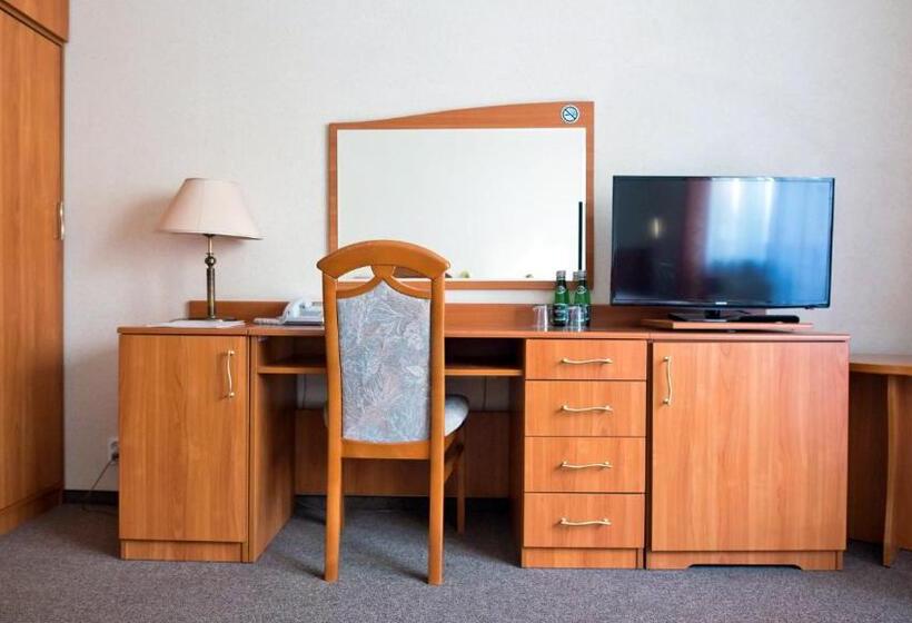 סטודיו סטנדרט עם מרפסת, Kama Park