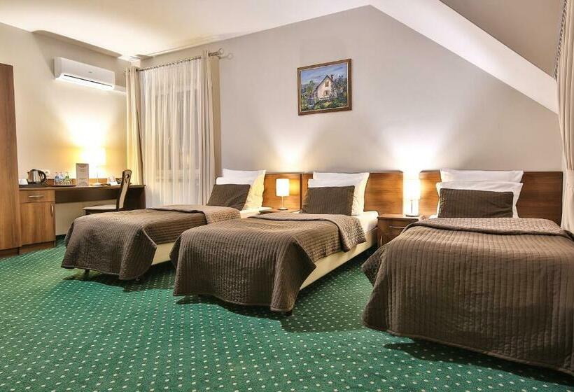 חדר קומפורט לשלושה, Kantoria