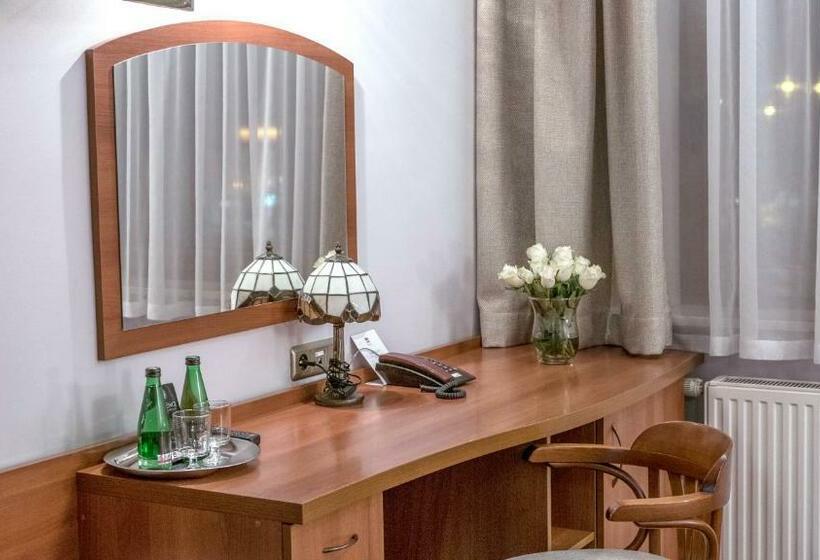 اتاق استاندارد, Kosmowski