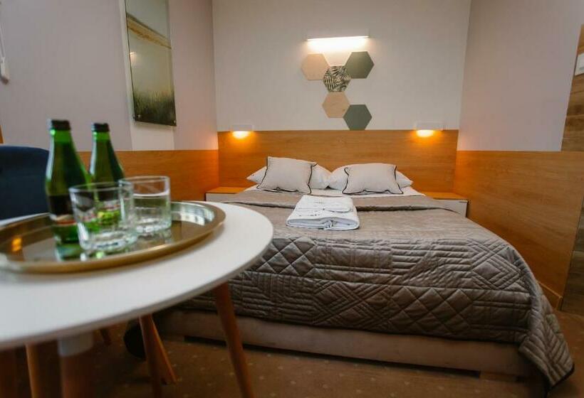 اتاق لوکس, Kosmowski