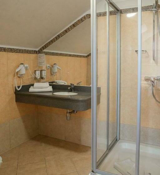 חדר משפחתי, Pałac Bielawa