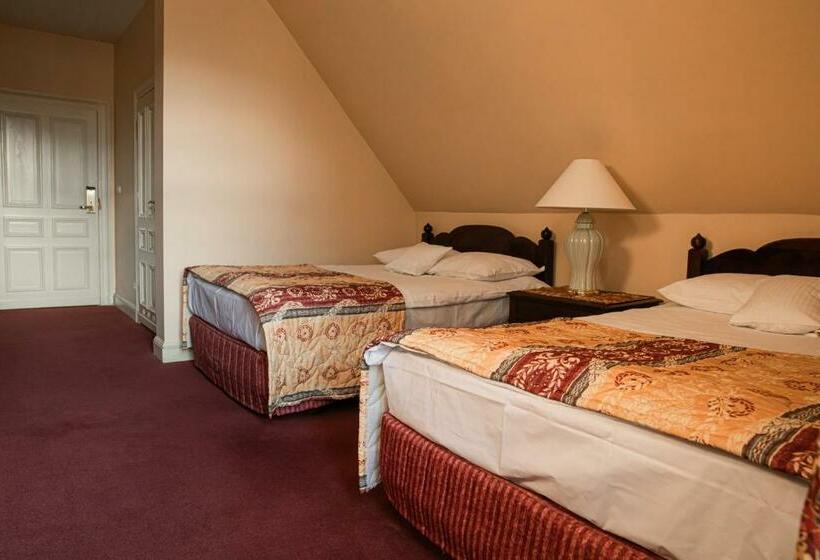 חדר משפחתי, Pałac Bielawa