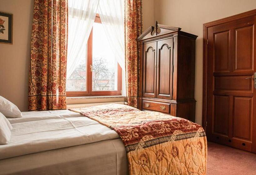 חדר סופריור, Pałac Bielawa