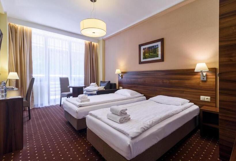 Quarto Triplo Estandar com Sacada, Podium