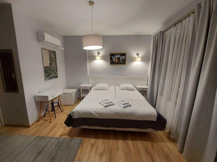 スタンダードルーム, Sandomiria