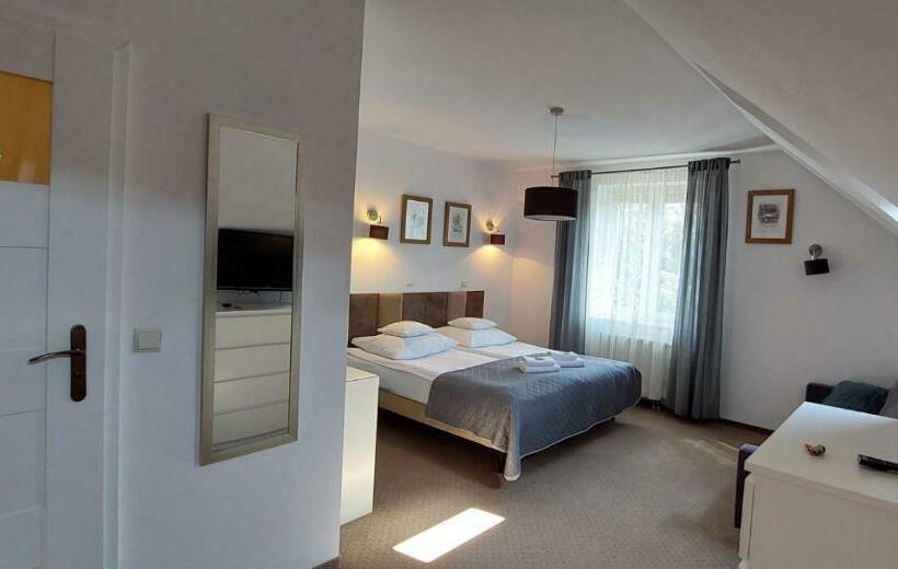 スタンダードシングルルーム, Sandomiria