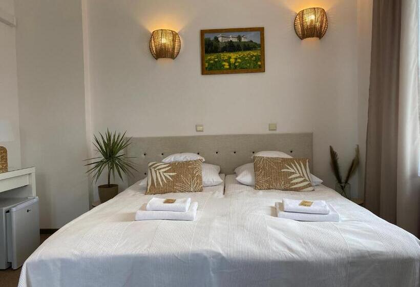 スタンダードルーム, Sandomiria