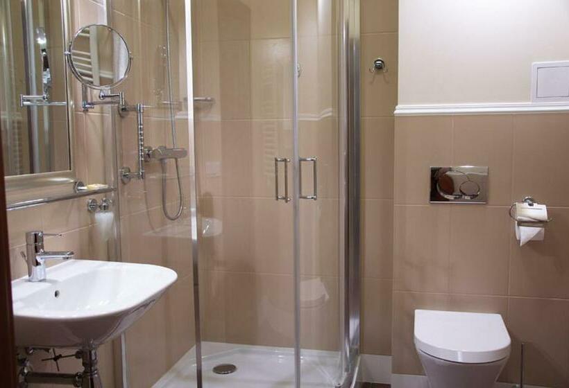 اتاق اکونومی, Skala