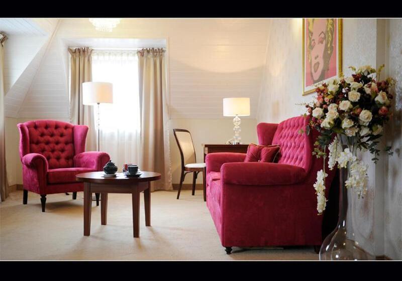 آپارتمان لوکس 1 خوابه, Skala