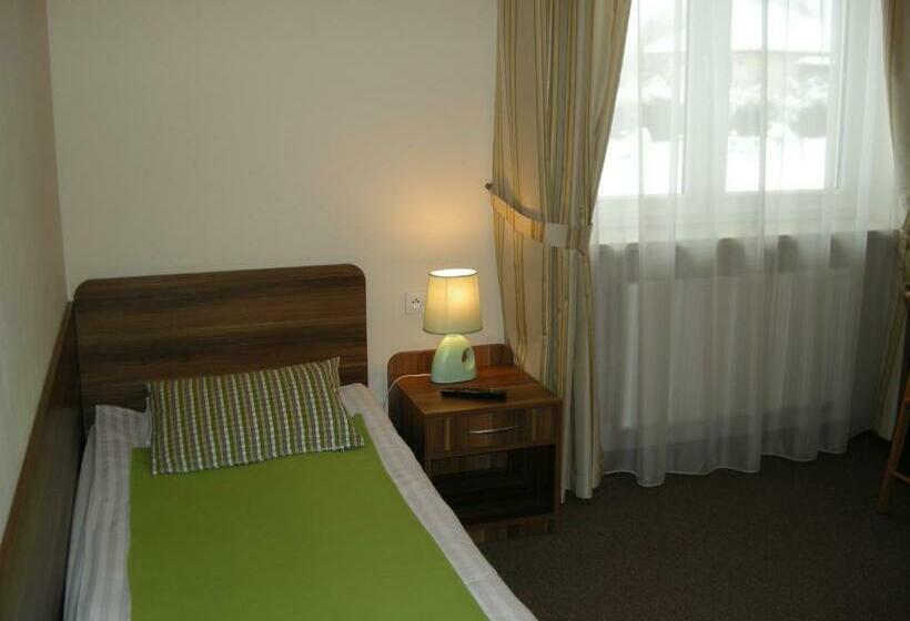 Quarto Estandar Individual, Solec