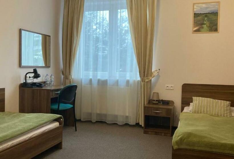 Quarto Estandar, Solec