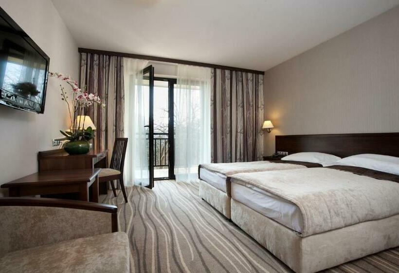 اتاق استاندارد, Spa Budowlani