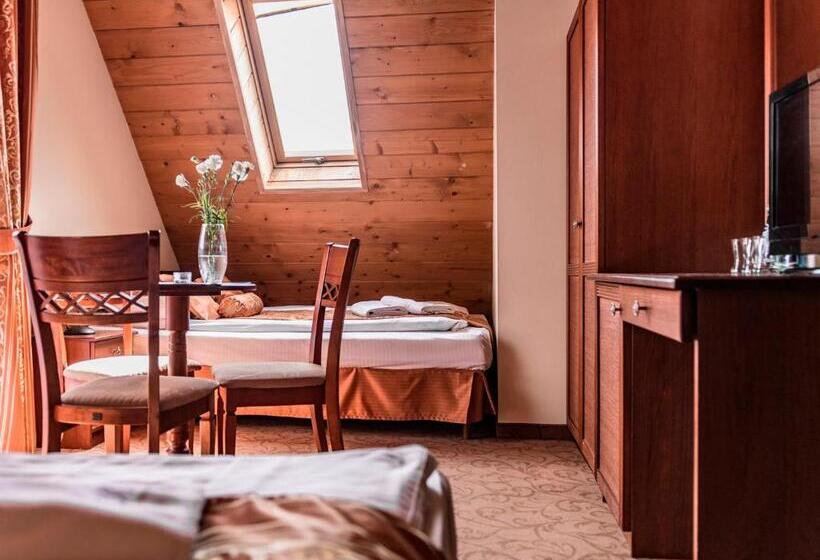 اتاق استاندارد چهار تخته, Villa Magnat Spa, Jacuzzi, Sauna, Tężnia Solankowa