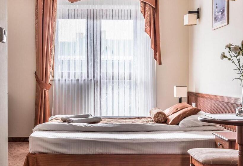 Номер Стандарт с Балконом, Villa Magnat Spa, Jacuzzi, Sauna, Tężnia Solankowa