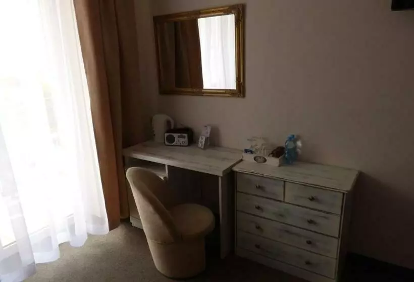 اتاق استاندارد با بالکن و چشم‌انداز دریا, Villa Rafa
