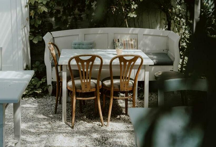 اتاق استاندارد, Vincent