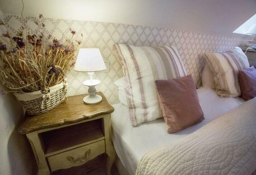 اتاق استاندارد, Vincent