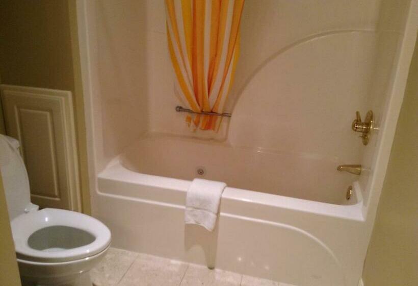 キングサイズベッドのスタンダードルーム, Winton Inn & Suites