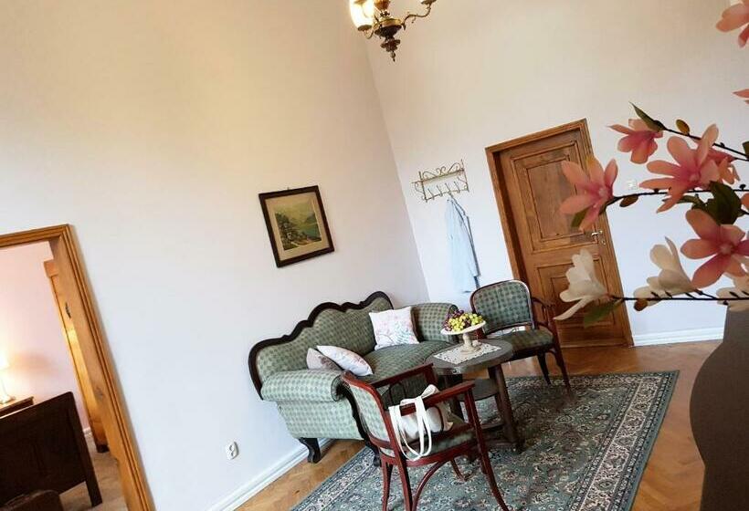 آپارتمان 1 خوابه, Zamek Joannitów