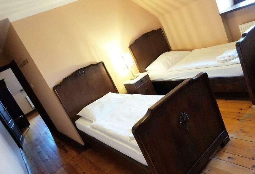 اتاق خانوادگی, Zamek Joannitów