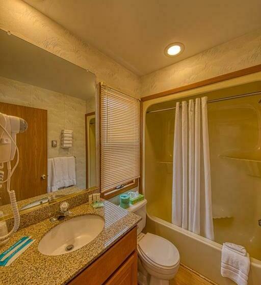 غرفة قياسية مزوَّدة بمطبخ, Sea Spray Motel