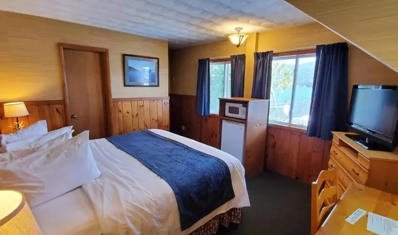 キングサイズベッドのデラックスルーム, The Lake Motel