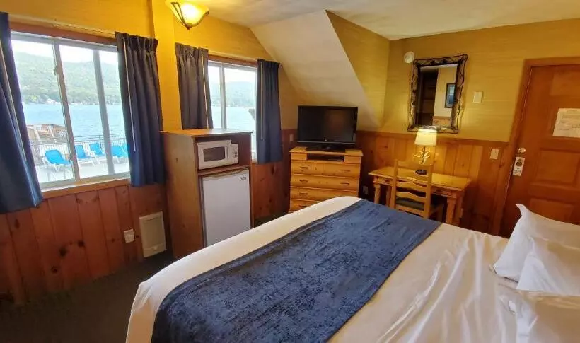 キングサイズベッドのデラックスルーム, The Lake Motel
