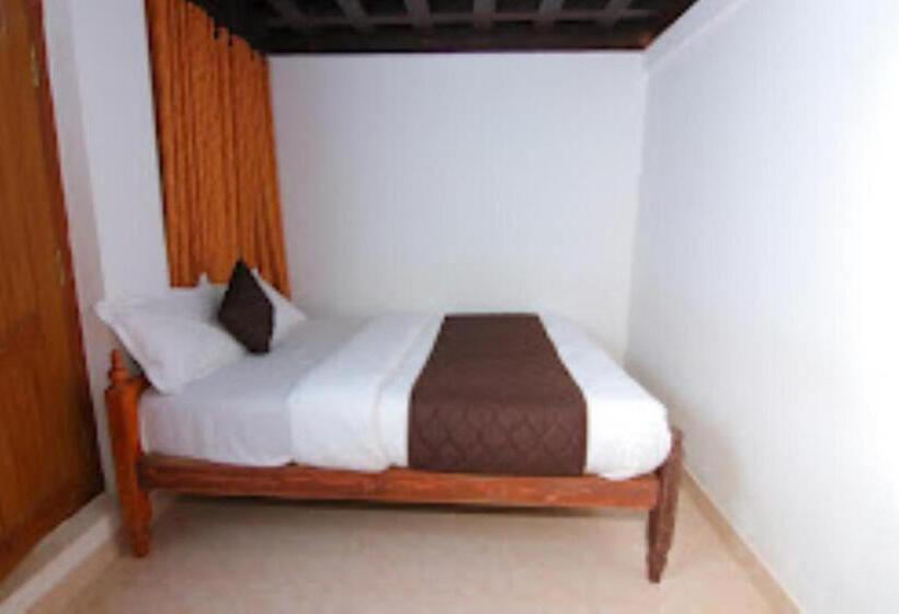 غرفة عائلية, Keloth Tharavad Kerala