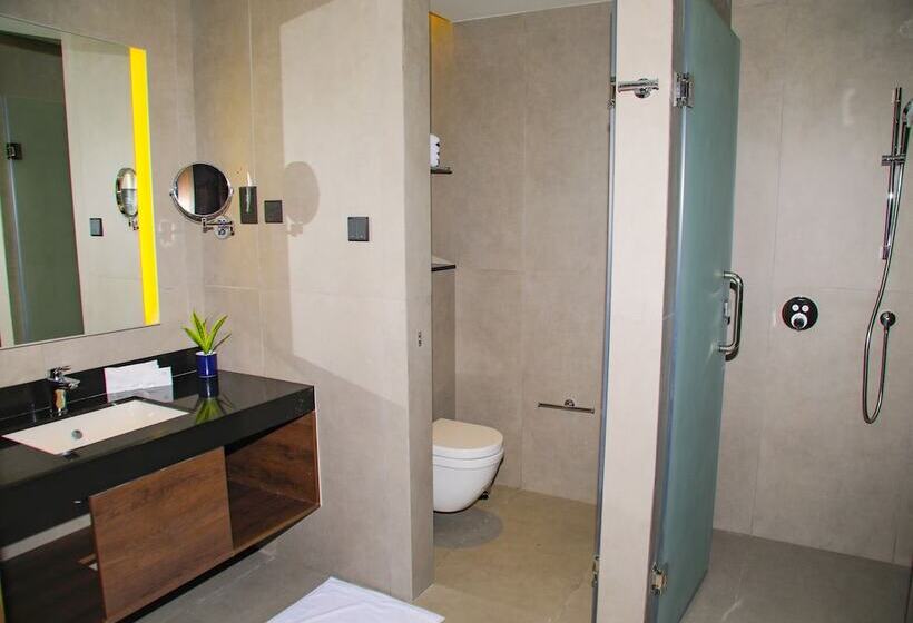 اتاق لوکس با چشمانداز دریا, Sofia Colombo City