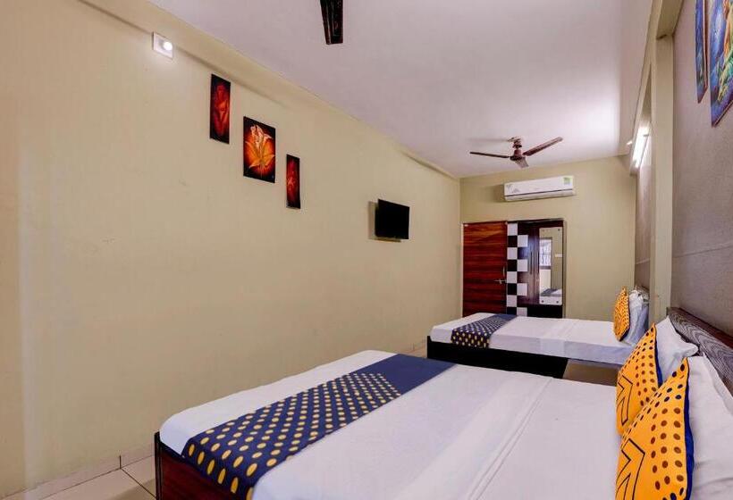 Трехместный Номер Классика, Oyo Hotel Sweet Dream