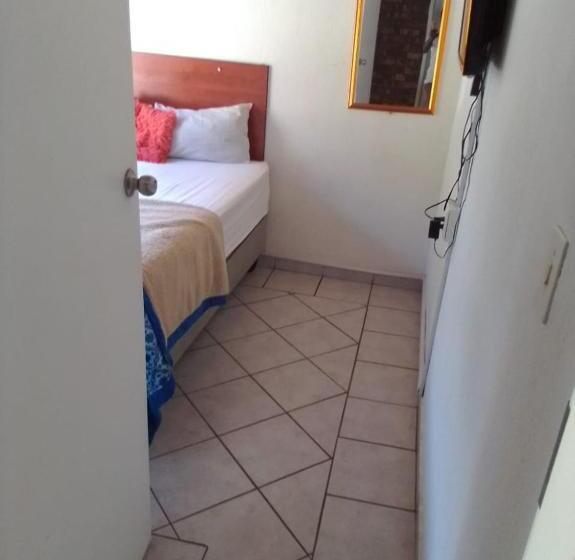 اتاق استاندارد, 497 Orient Guest House