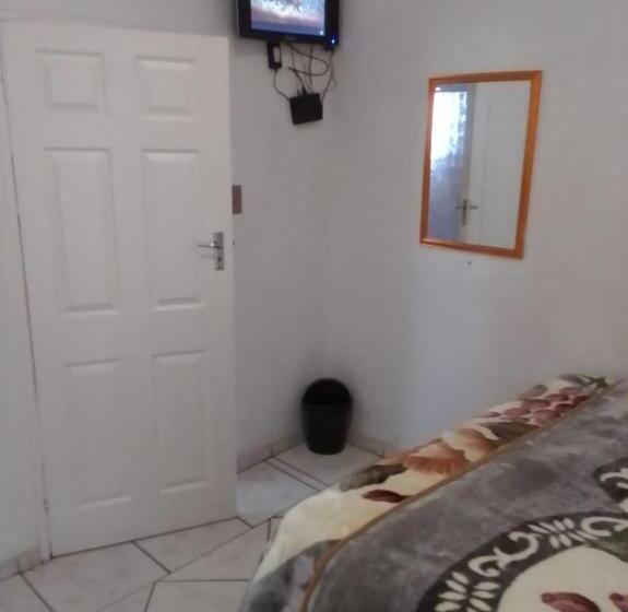 اتاق لوکس, 497 Orient Guest House