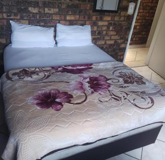 اتاق استاندارد با تراس, 497 Orient Guest House