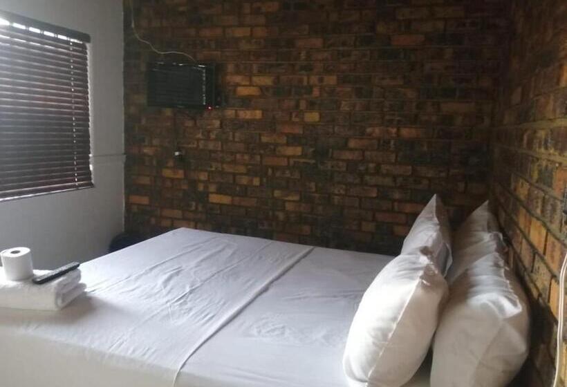 اتاق خانوادگی, 497 Orient Guest House