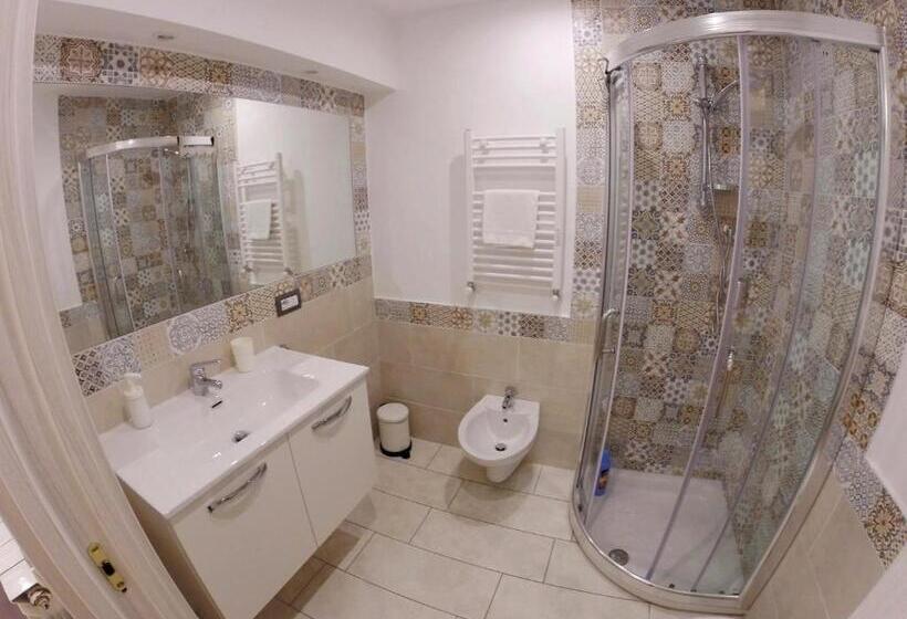 آپارتمان 1 خوابه با بالکن, Casa Cesira Incentro