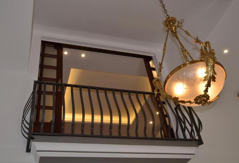 آپارتمان 1 خوابه با بالکن, Casa Cesira Incentro