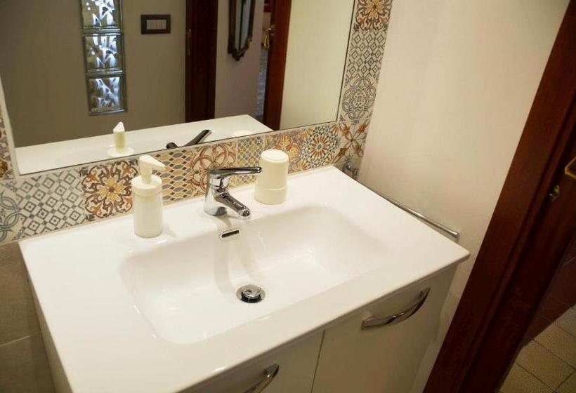 آپارتمان 1 خوابه با بالکن, Casa Cesira Incentro