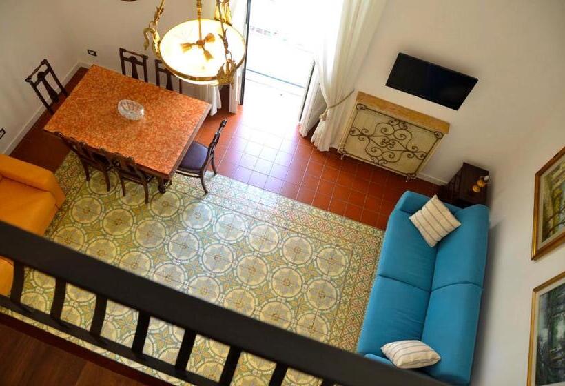 آپارتمان 1 خوابه با بالکن, Casa Cesira Incentro